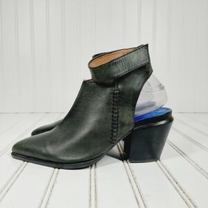 Jeffrey Campbell Black Leather Pointy Toe Block Heel Ankle Strap Mule Shoes H261